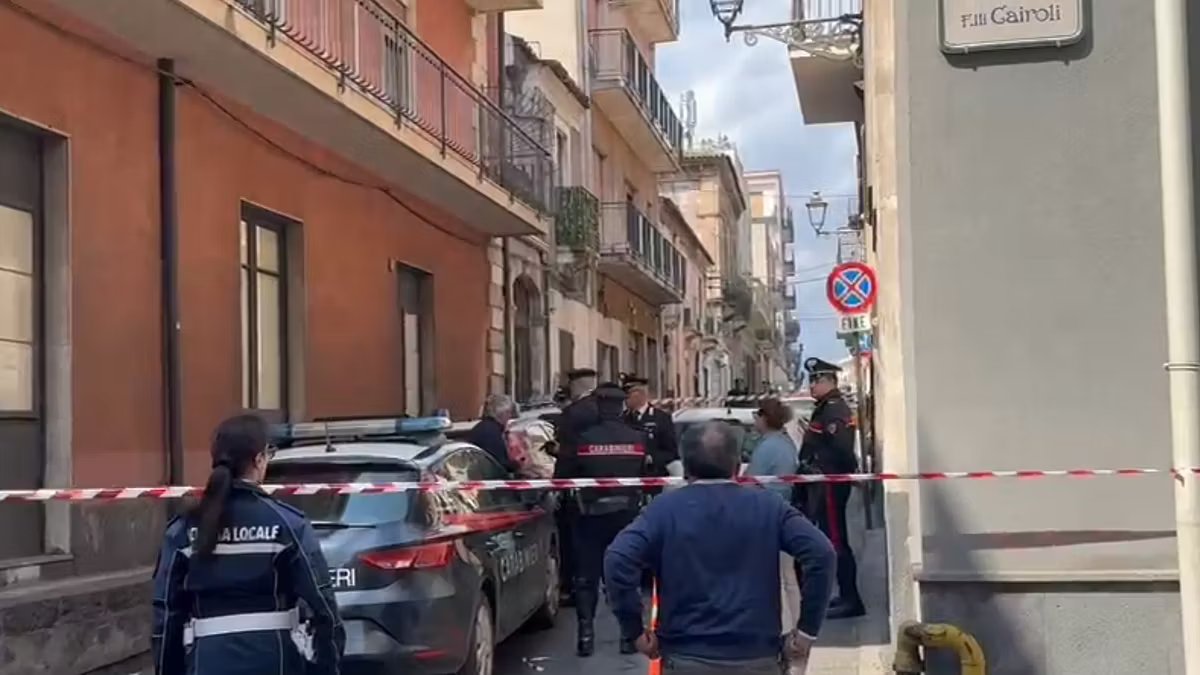 Orrore a Catania: Mamma getta la figlia di 7 mesi dal balcone. Italia sotto shock, chiediamo giustizia